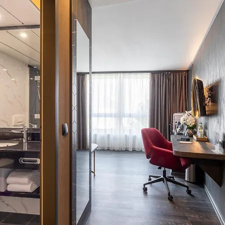 Plaza Premium Parkhotel 호텔 4*