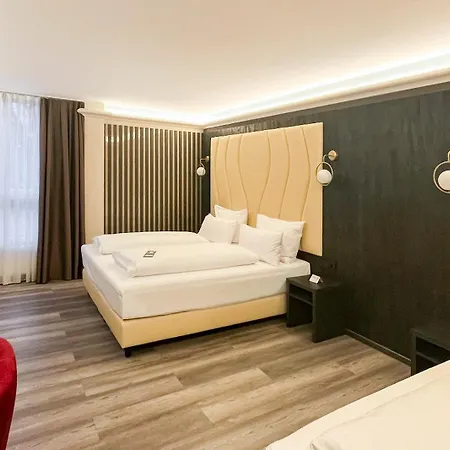 호텔 Plaza Premium Parkhotel 4*