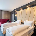 Plaza Premium Parkhotel Szálloda