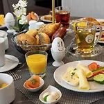Plaza Premium Parkhotel Szálloda