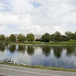 Plaza Premium Parkhotel Szálloda